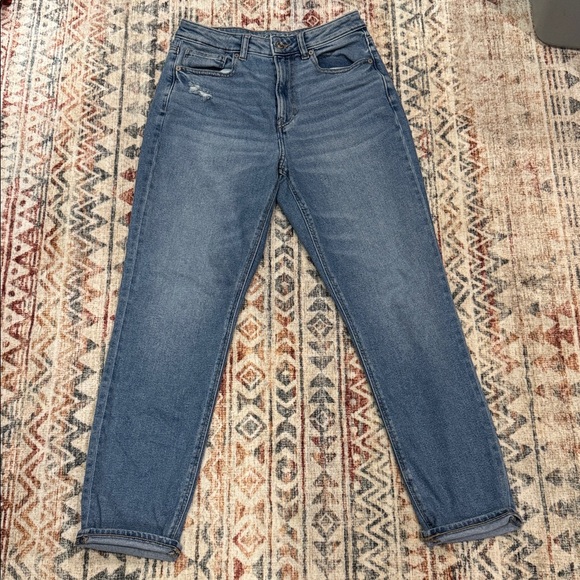 Women’s American Eagle Outfitters Mom Jeans - Picture 8 of 9